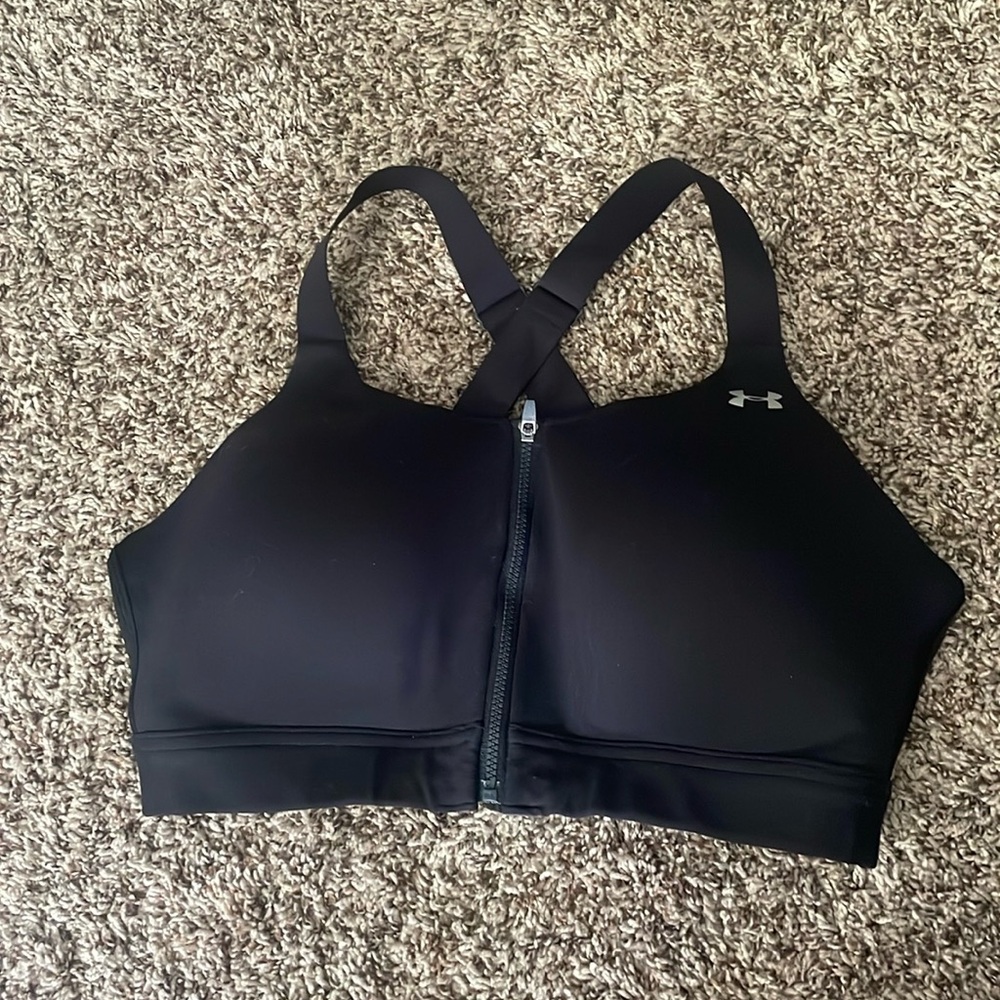 Black sports bra